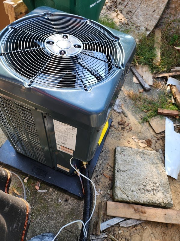 Air-conditioning condenser installation